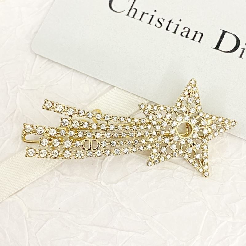 chr1st1an D10r brooches